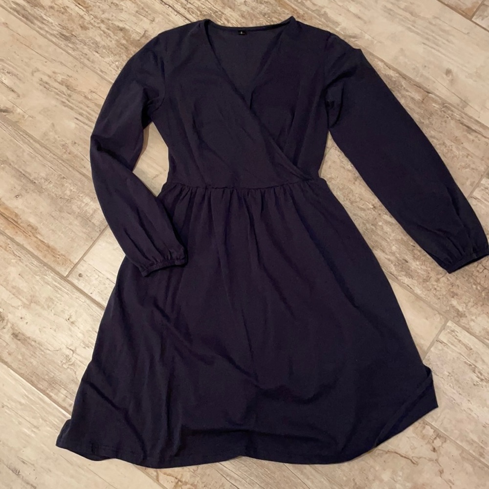 Navy Long-sleeve Dress with Pockets!